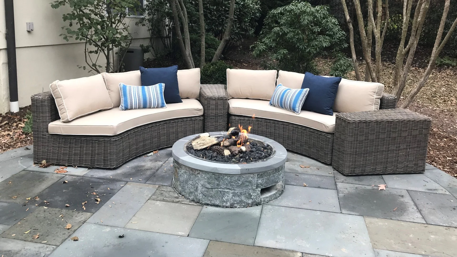 Is There a Difference Between Fire Pits & Fire Tables?