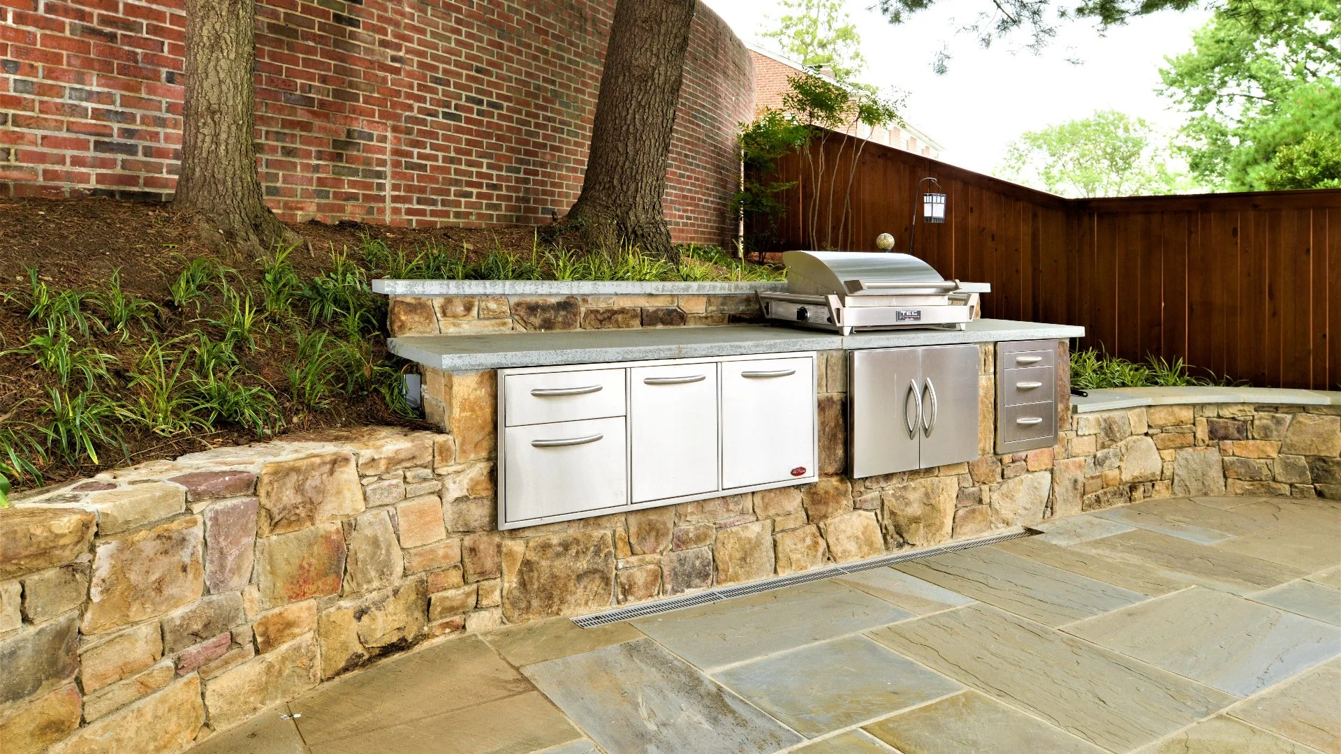 Outdoor Kitchen Placement: Choosing the Perfect Spot